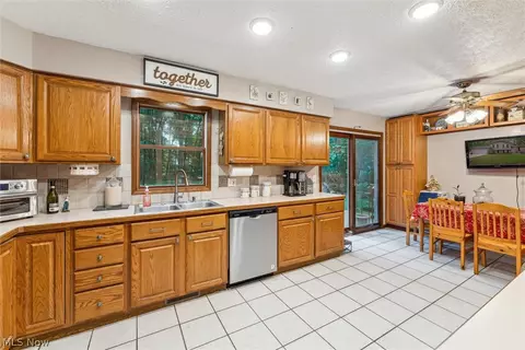 2858 Progress Park Dr, Stow, OH 44224 photo 9
