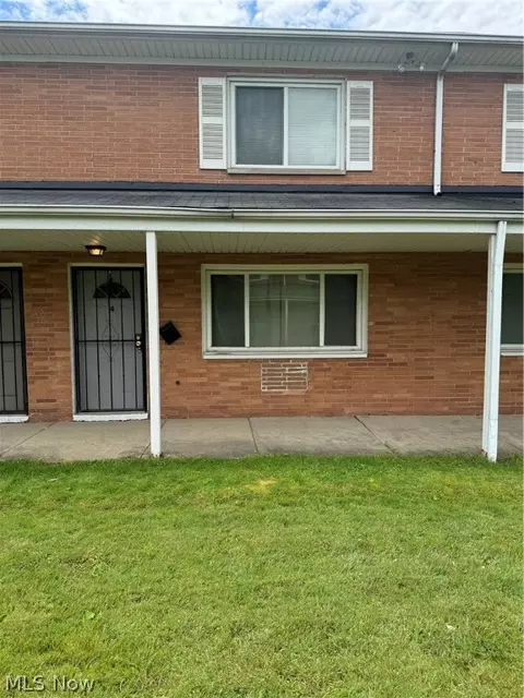 4878 Banbury Ct #4, Warrensville Heights, OH 44128