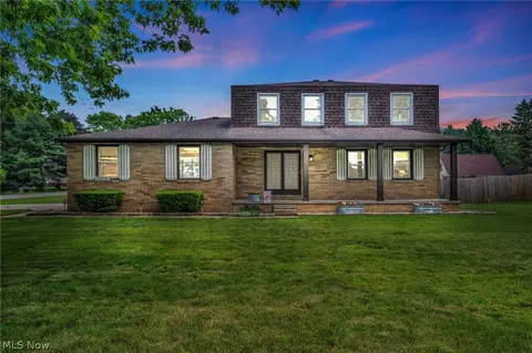 11974 Basswood Ave NW, Uniontown, OH 44685