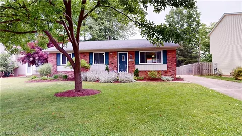 583 Saint Lawrence Blvd, Eastlake, OH 44095