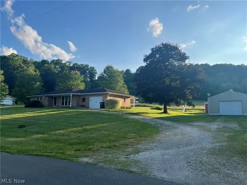 3416 Roxford Church Rd SE, Dennison, OH 44621