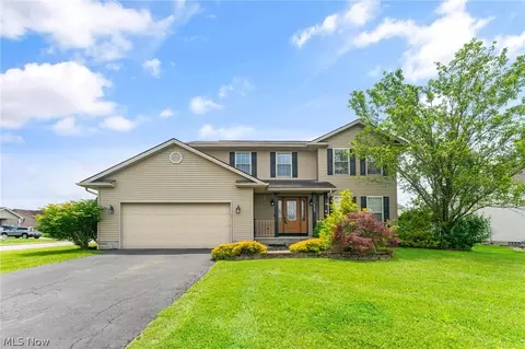 5103 Clearfield Dr, Mineral Ridge, OH 44440