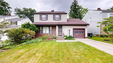 1508 Edgefield Rd, Lyndhurst, OH 44124