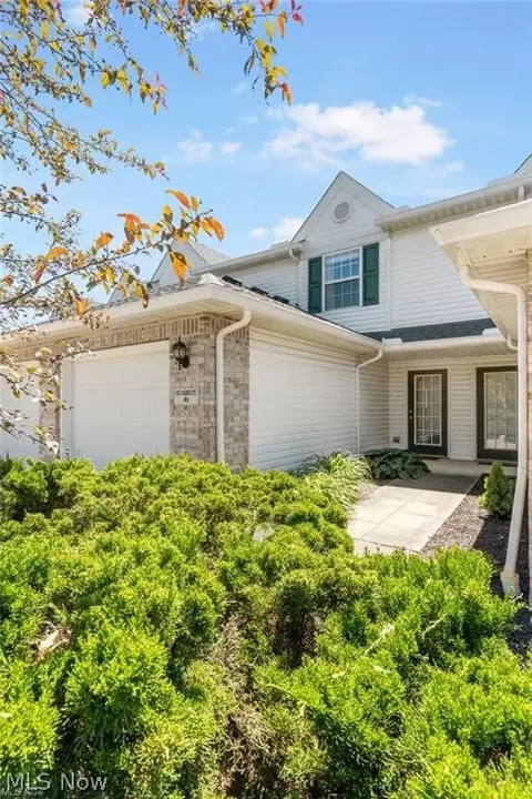 135 Sand Ct #5, Fairlawn, OH 44333