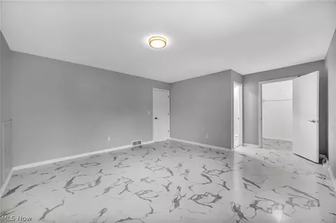 Bedroom - 37405 Fox Run Dr, Solon, OH 44139 photo 7 of 7