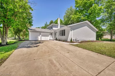 Exterior - 37405 Fox Run Dr, Solon, OH 44139 photo 3 of 10