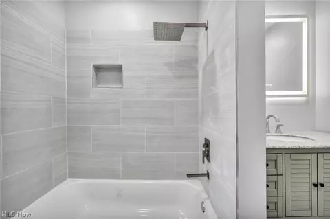 Bath - 37405 Fox Run Dr, Solon, OH 44139 photo 4 of 5