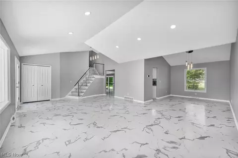 Entry Way - 37405 Fox Run Dr, Solon, OH 44139 photo 2 of 4