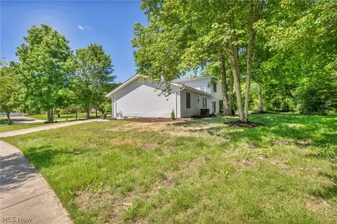 Exterior - 37405 Fox Run Dr, Solon, OH 44139 photo 6 of 10