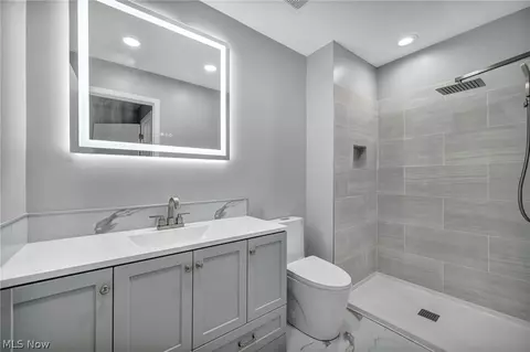 Bath - 37405 Fox Run Dr, Solon, OH 44139 photo 1 of 5