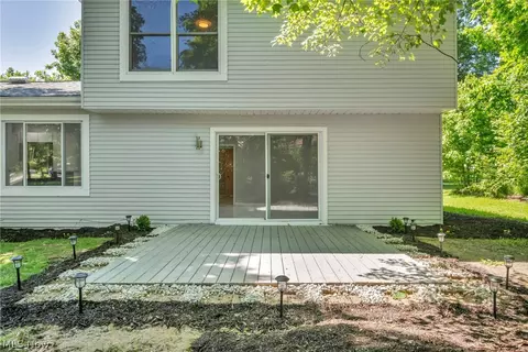 Exterior - 37405 Fox Run Dr, Solon, OH 44139 photo 9 of 10