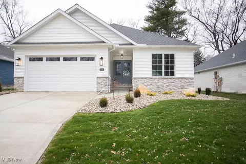 5014 Macy Ln, Canfield, OH 44406