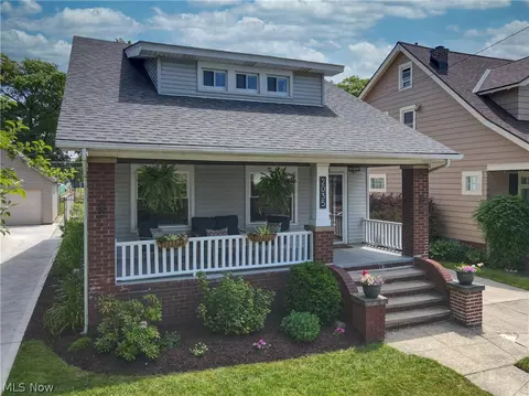 2035 Clarence Ave, Lakewood, OH 44107