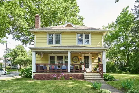 1045 Bloomfield Ave, Akron, OH 44302
