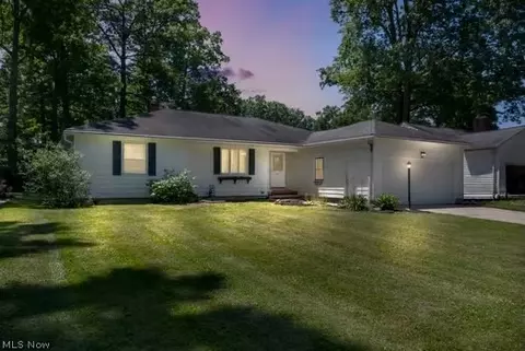 335 Yale Ave, Elyria, OH 44035