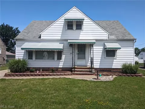 30213 Barjode Rd, Willowick, OH 44095