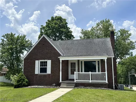 254 Ritchie Ave, Weirton, WV 26062