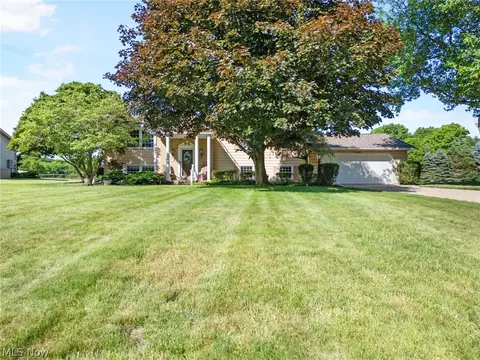 10388 Laurens Dr NE, Bolivar, OH 44612