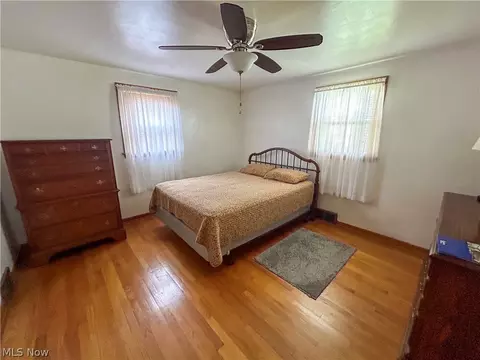 Bedroom - 637 Edison St, Struthers, OH 44471 photo 1 of 5