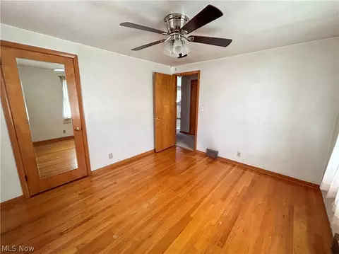 Bedroom - 637 Edison St, Struthers, OH 44471 photo 3 of 5
