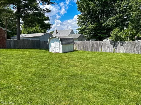 Exterior - 637 Edison St, Struthers, OH 44471 photo 1 of 1