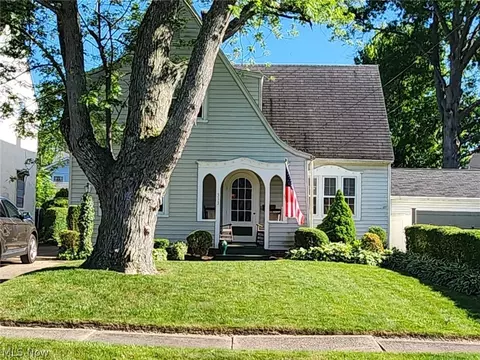 313 Cornell Ave, Elyria, OH 44035