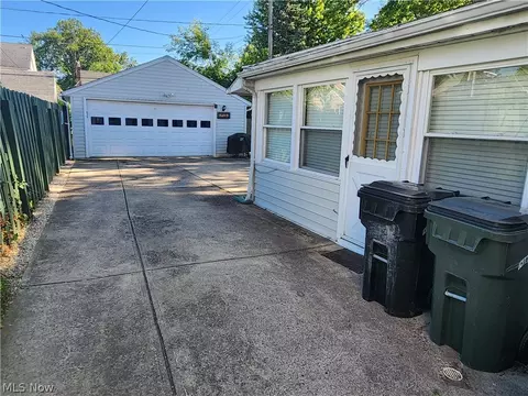 Exterior - 313 Cornell Ave, Elyria, OH 44035 photo 3 of 6