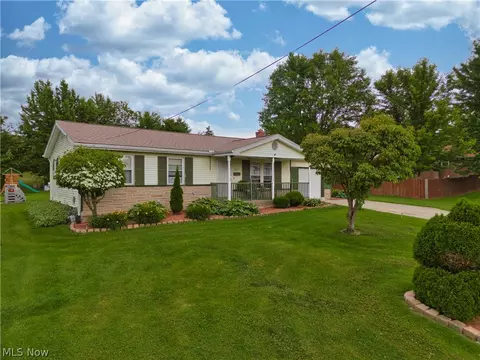 Exterior - 405 Eastern Ave, Campbell, OH 44405 photo 5 of 5