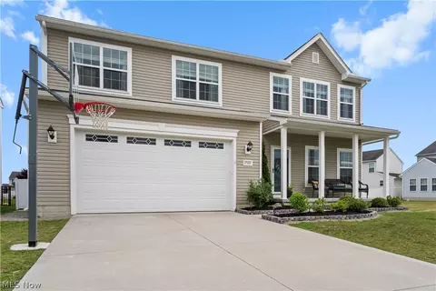 37505 Hunter Lake Dr, North Ridgeville, OH 44039