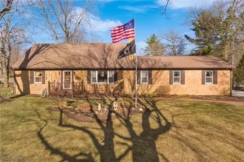 1086 Oak Tree Rd, Akron, OH 44320