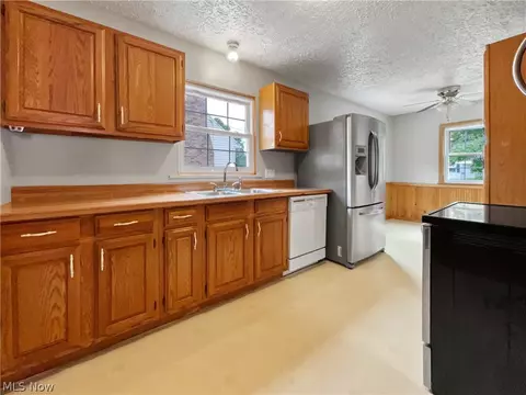 Kitchen - 382 Oxford Ave, Akron, OH 44310 photo 1 of 2