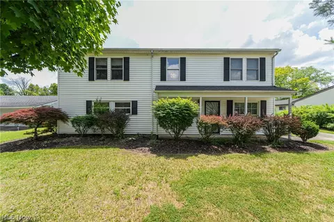 24600 Sherborne Rd, Bedford Heights, OH 44146