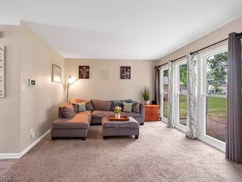 Living - 29237 Edgewood Dr, Willowick, OH 44095 photo 1 of 2