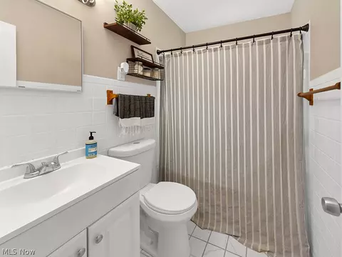 Bath - 29237 Edgewood Dr, Willowick, OH 44095 photo 1 of 1