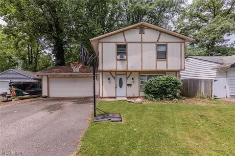 6498 Iroquois Trl, Mentor, OH 44060