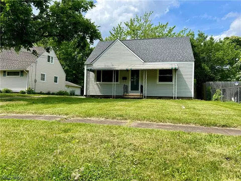 31 High St, Elyria, OH 44035
