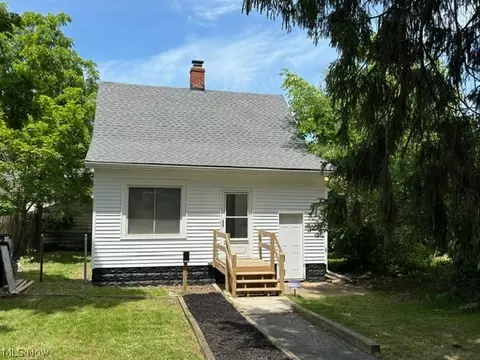 2708 Natchez Ave, Cleveland, OH 44109