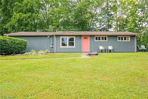 9315 Price Rd, Ravenna, OH 44266