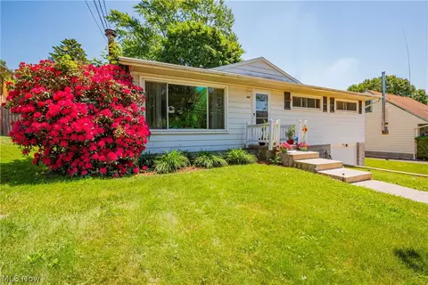 347 3rd St, Wadsworth, OH 44281