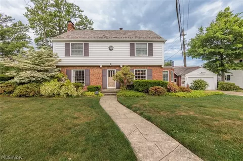 19407 Frazier Dr, Rocky River, OH 44116