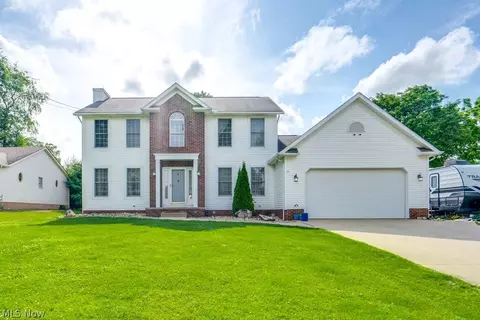 4815 Fruitland Ave, Louisville, OH 44641