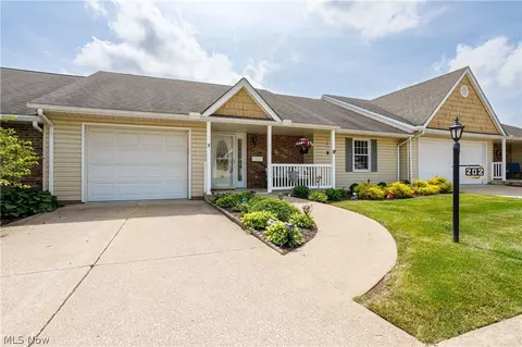 202 Park Place Dr, Wadsworth, OH 44281