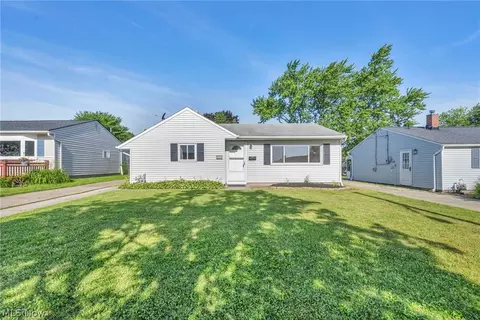 6498 Almont Dr, Brook Park, OH 44142