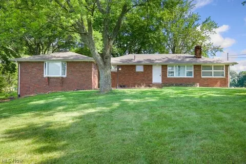 8921 Portage St, Massillon, OH 44646