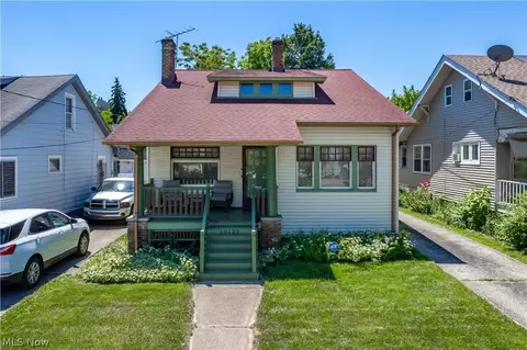 10125 Loretta Ave, Cleveland, OH 44111