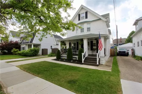 1202 Gladys Ave, Lakewood, OH 44107
