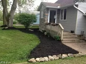 1109 Diver Rd, Deerfield, OH 44411