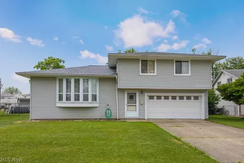 36405 Sunset Dr, Eastlake, OH 44095