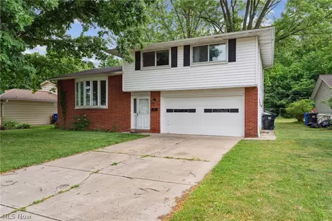 6449 Parkland Ave, Brook Park, OH 44142