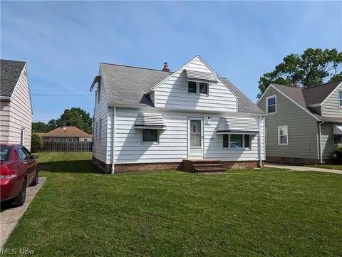 13075 Hathaway Rd, Garfield Heights, OH 44125